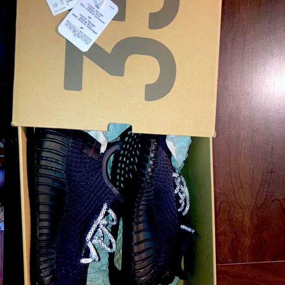 Black yeezys non reflective also I do not have the insoles